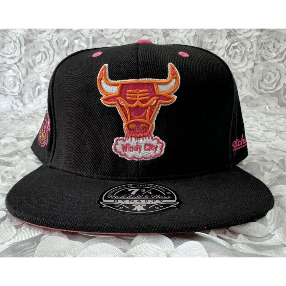 Mitchell & Ness Chicago Bulls Men's Hat HWC NBA Florida Sunset Black 7 3/4